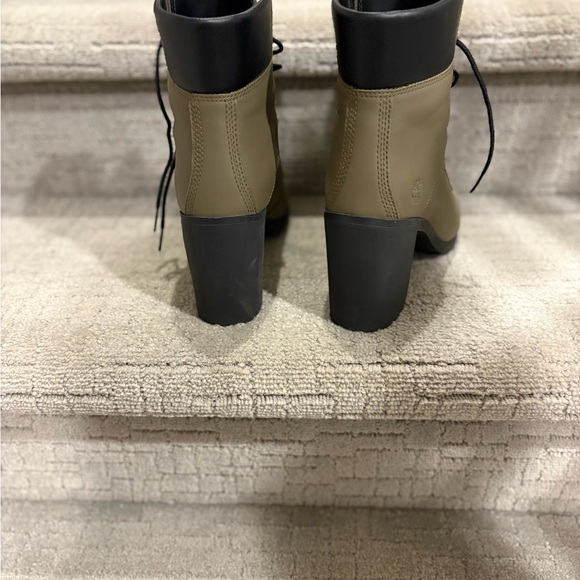 Timberland Olive Green and Black Lace-Up Boots - Picture 3 of 9